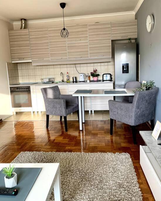 Sunkissed Apartment Belgrado Exterior foto